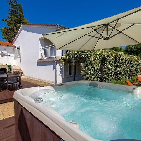 Nice Home In Krk With Kitchen Krk Town Exterior photo